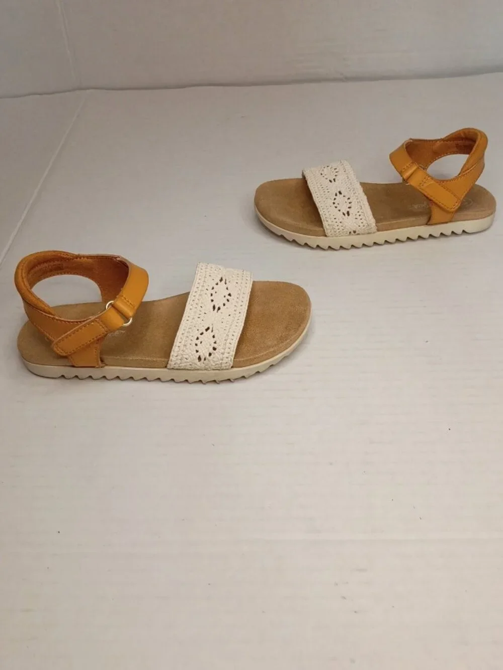 Cat & Jack Blair Cream Woven Footbed Sandals Girls Size 10